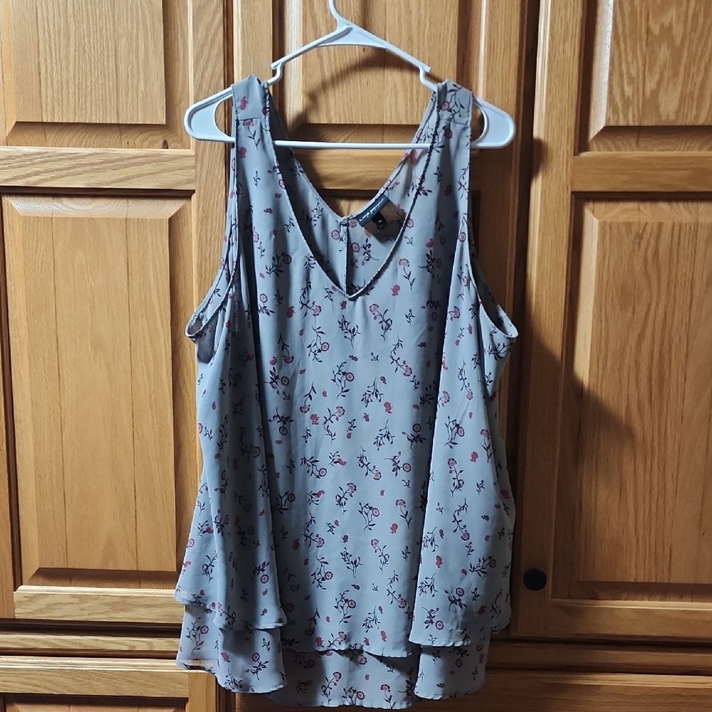 Lane Bryant Floral Light Weight Tank Top - Gray and Pink